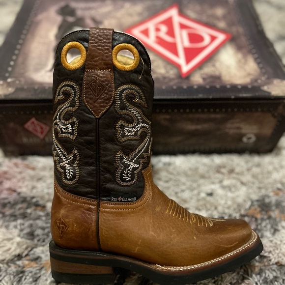 red diamond boots